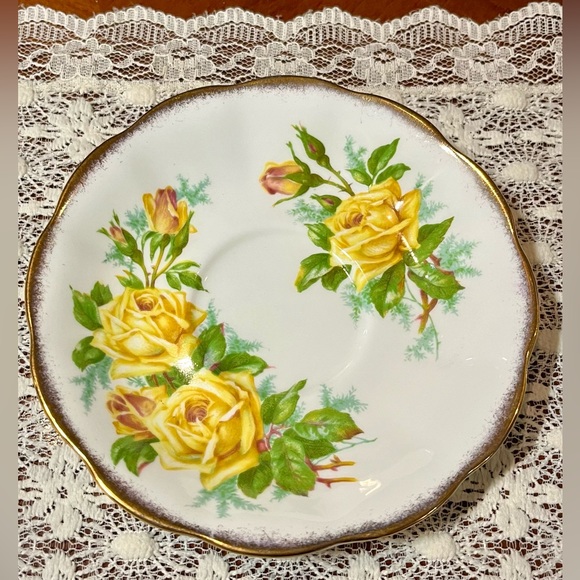 Royal Albert Tea Rose teacup and saucer #839056 - Picture 4 of 10